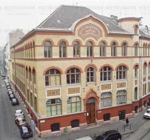 A Budapesti Műszaki Főiskola (Kandó) mindössze 3 perc sétára van a háztól