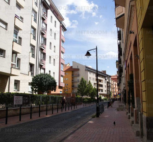 A szomszédos Corvin-negyedhez hasonlóan folyik a Magdolna-negyed megújulása (Futó utca)