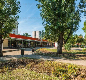 Spar szupermarket a közelben, nem kell messzire mennie hogy bevásárolhasson.