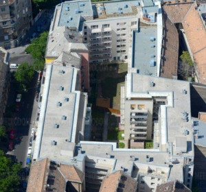 A belső homlokzatok és a kert