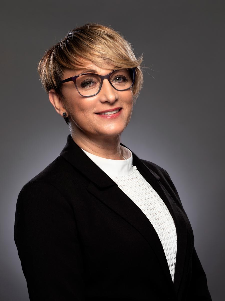 Sziráki Barbara